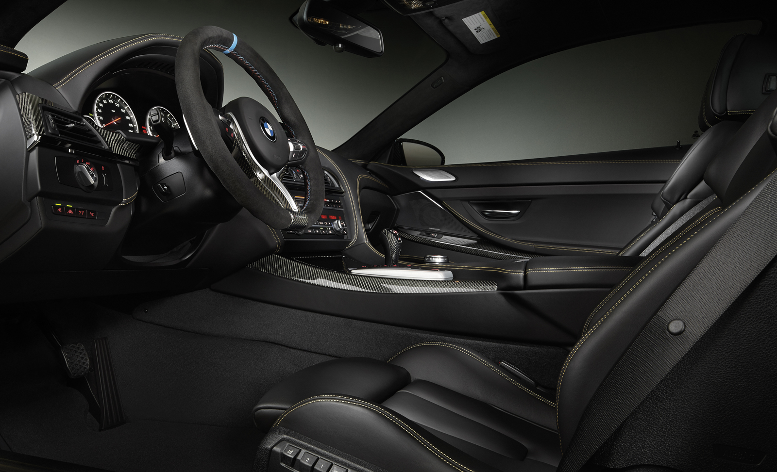 BMW M6 Celebration Edition Competition: 13 unidades para celebrar el centenario en Japón 3
