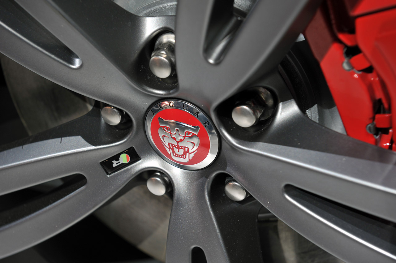 11-2014-jaguar-xjr-new-york