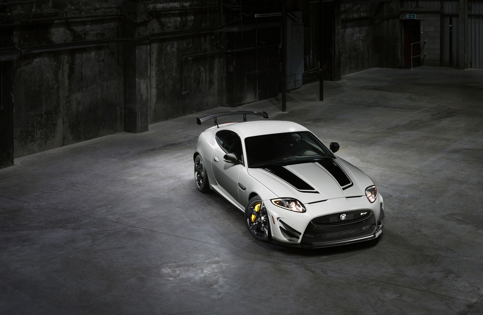 jagxkr-sgtimage5260313