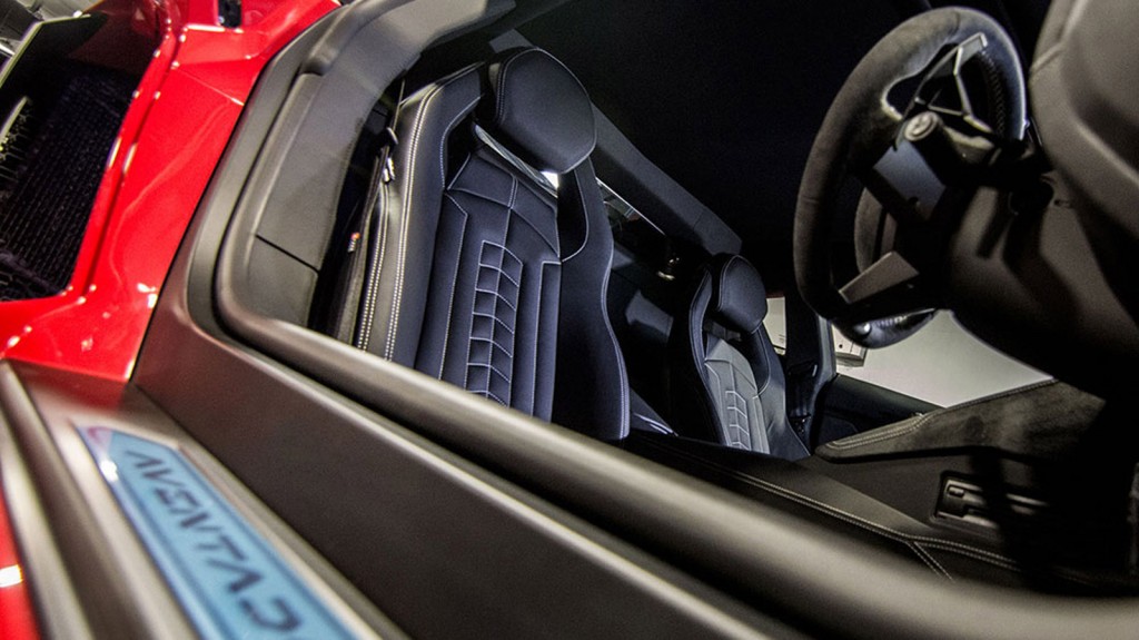 lamborghini-aventador-by-a-kahn-design_100421607_l