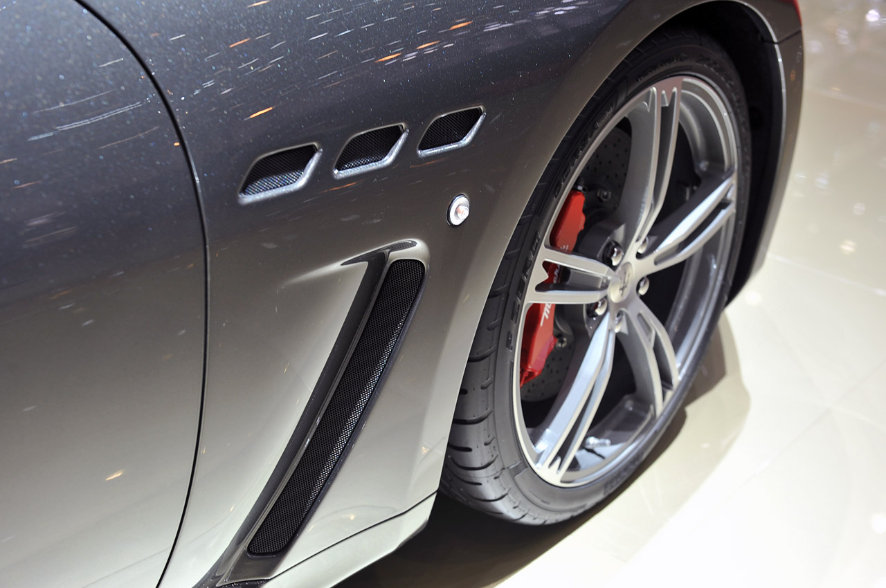 11-2013-maserati-granturismo-mc-stradale