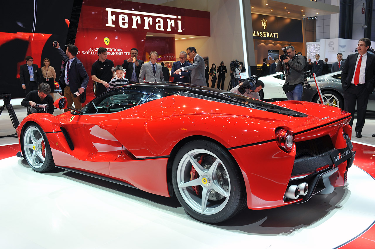 04-ferrari-laferrari-geneva