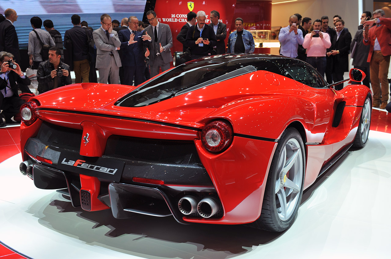 09-ferrari-laferrari-geneva