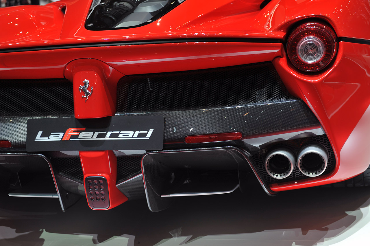 20-ferrari-laferrari-geneva