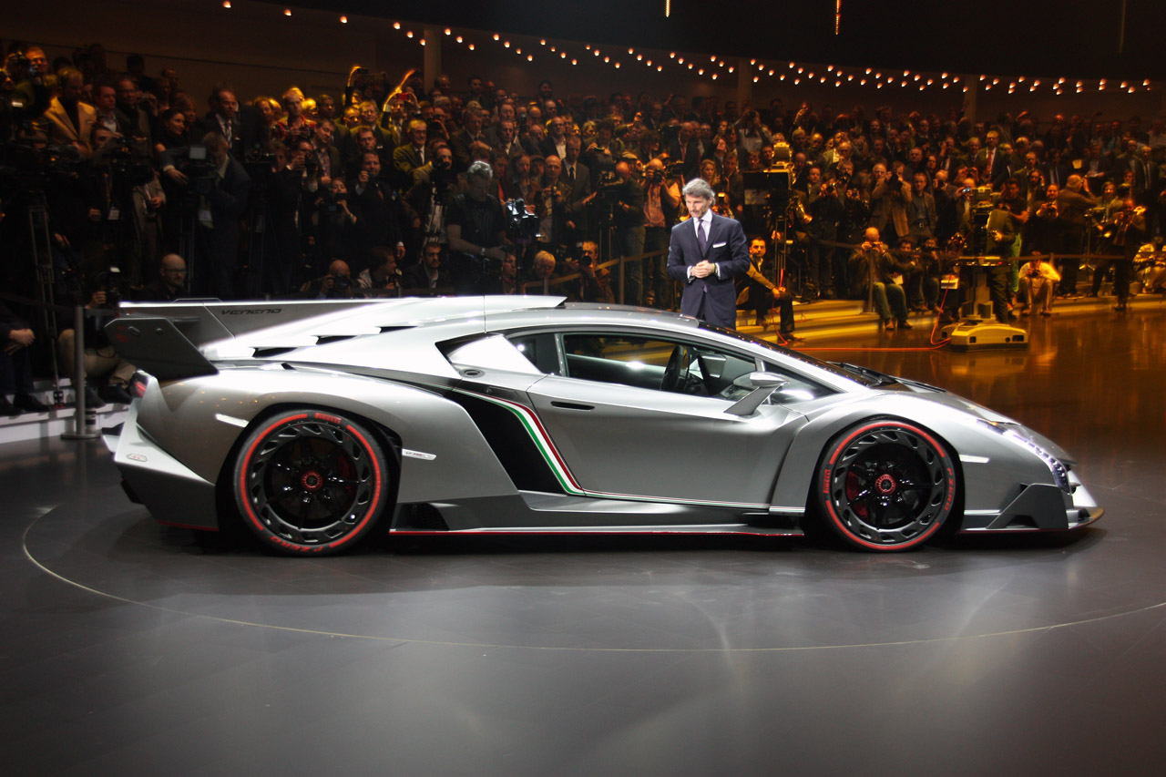 011-lamborghini-veneno-geneva-2013