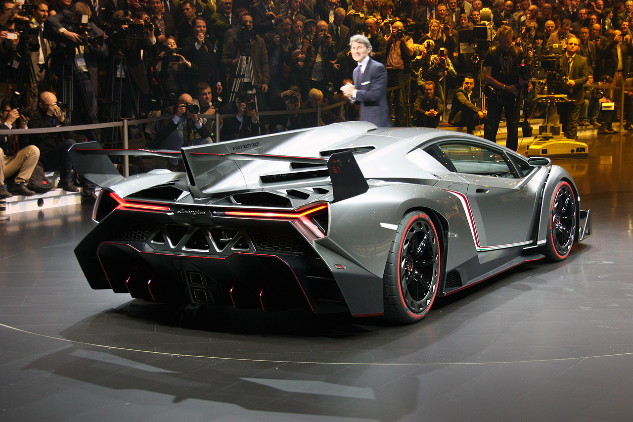 013-lamborghini-veneno-geneva-2013