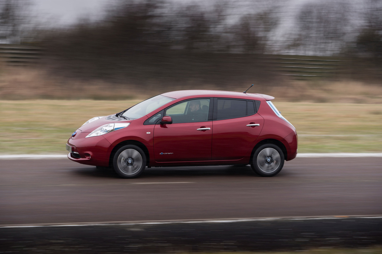 nissan-leaf-2013-10