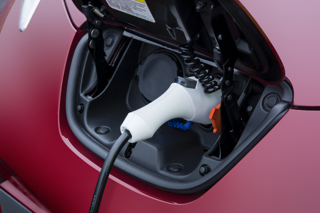 nissan-leaf-2013-33