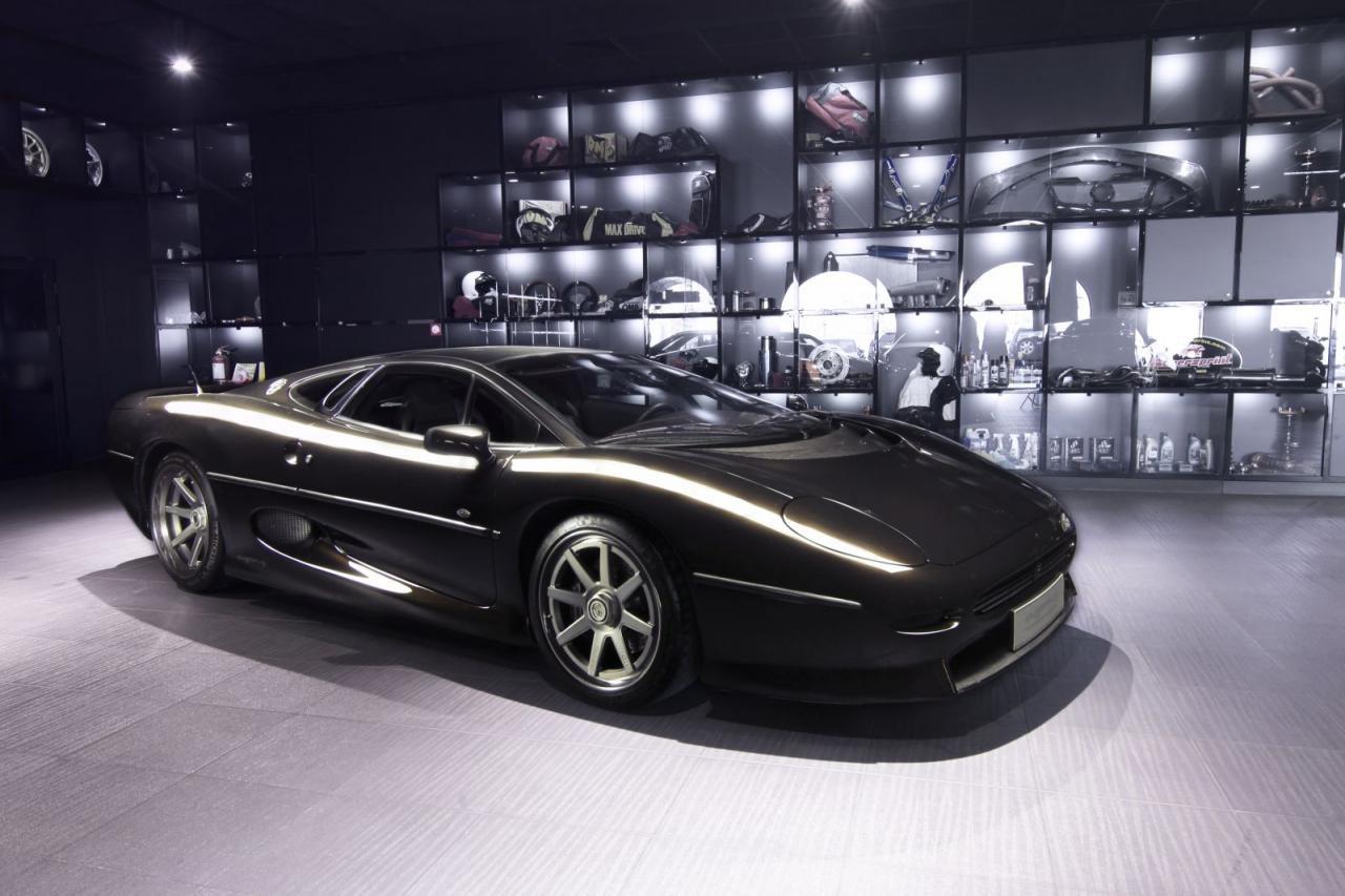 overdrive-ad-jaguar-xj-220-1