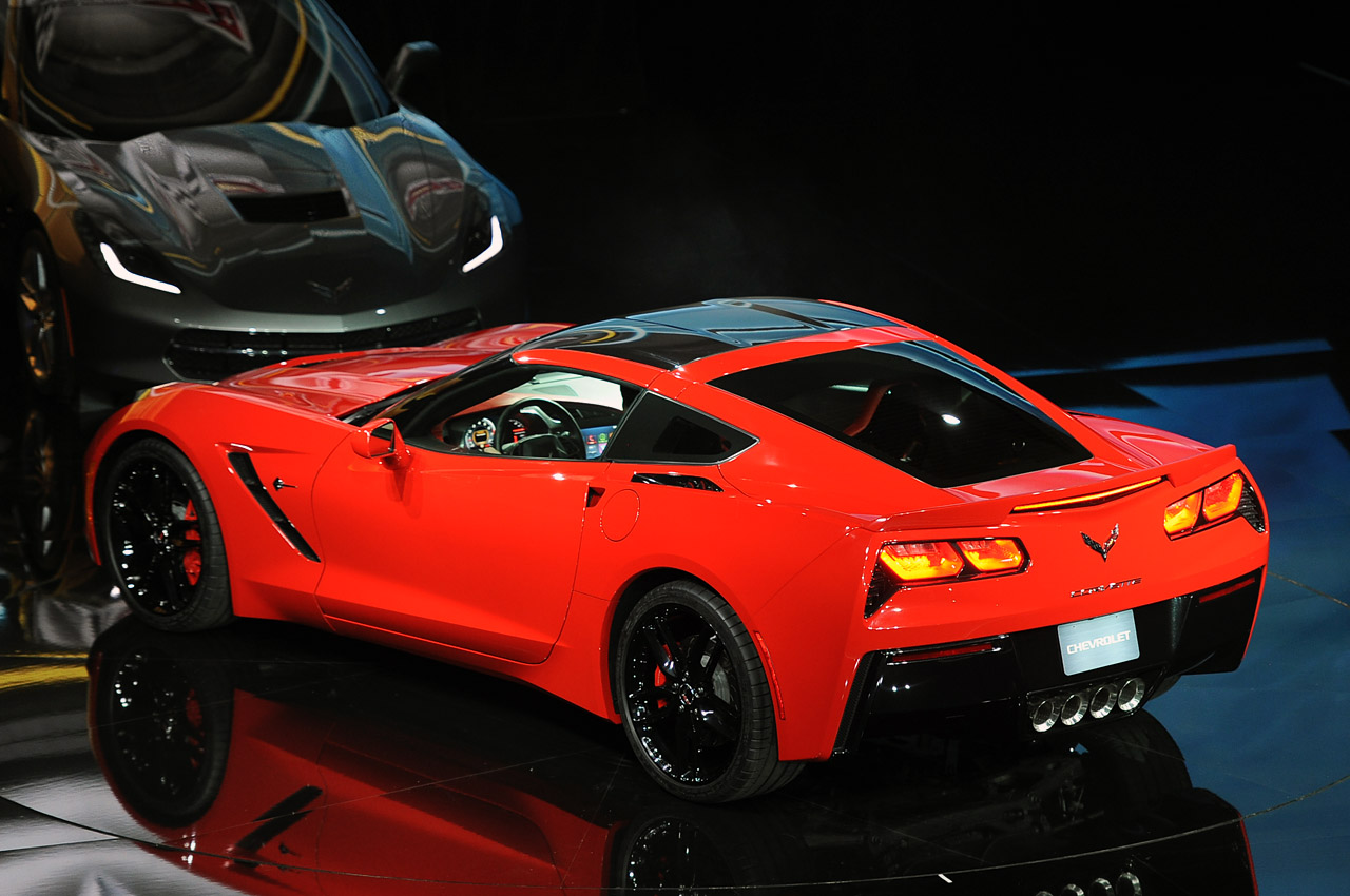 04-2014-chevrolet-corvette-reveal