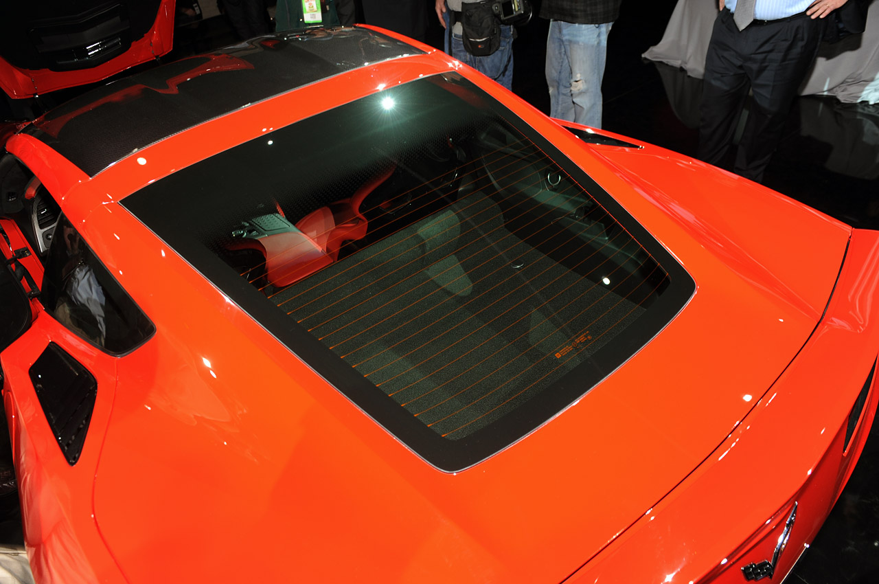 21-2014-chevrolet-corvette-reveal