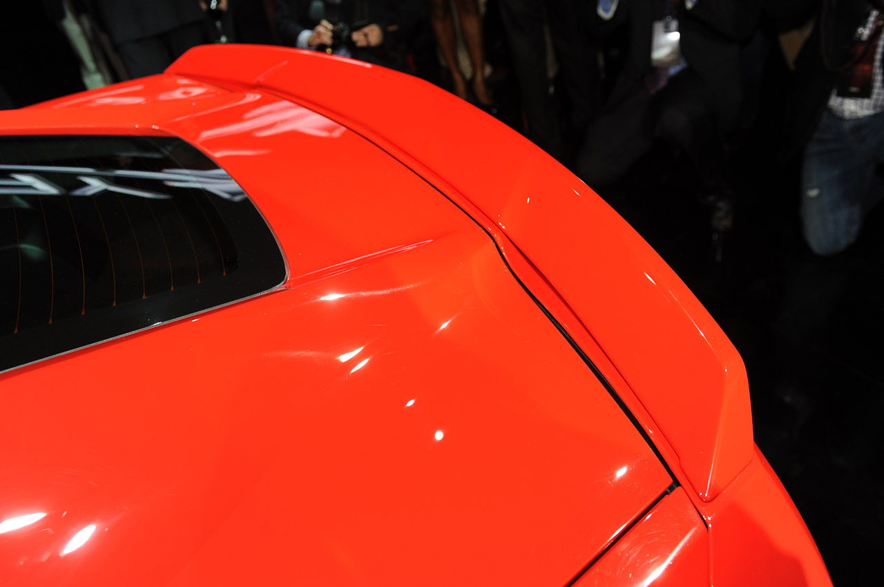 23-2014-chevrolet-corvette-reveal