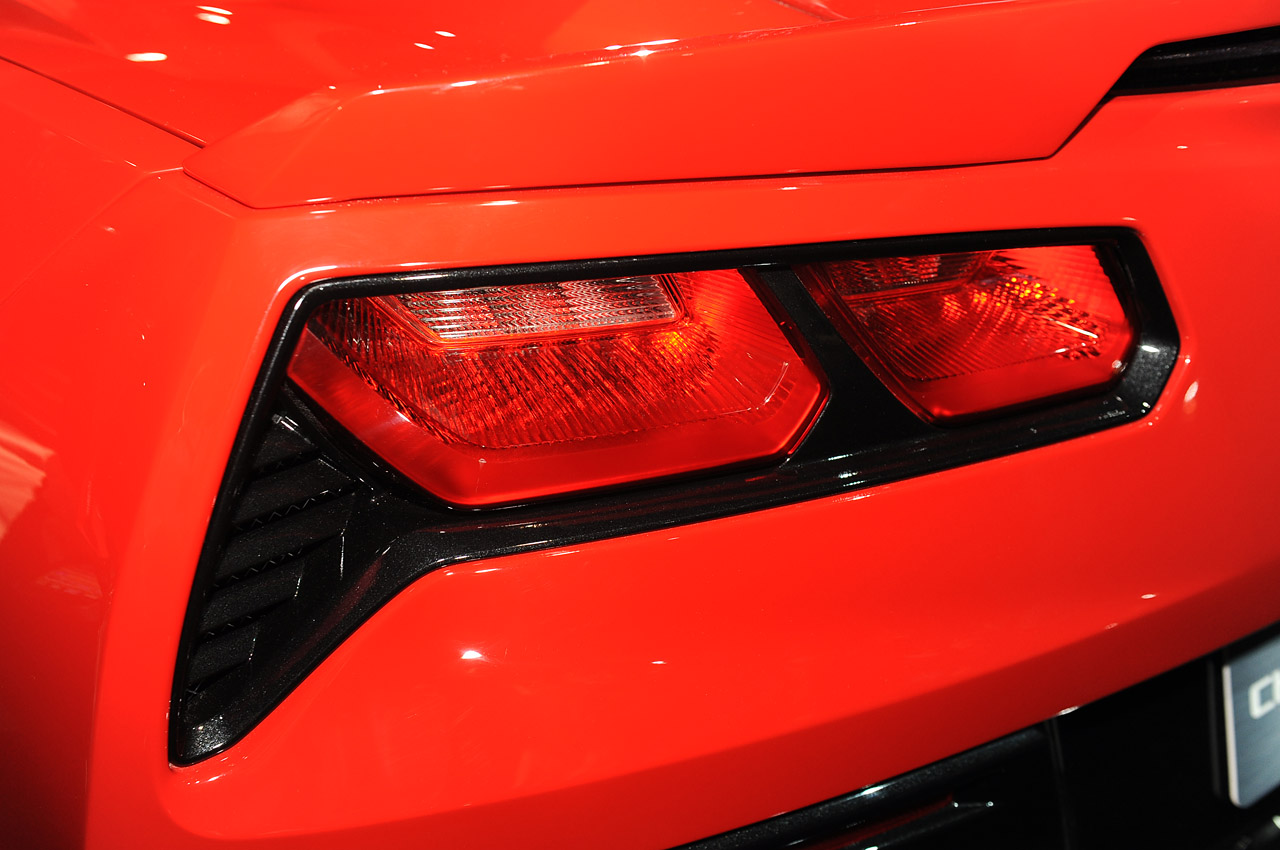 25-2014-chevrolet-corvette-reveal