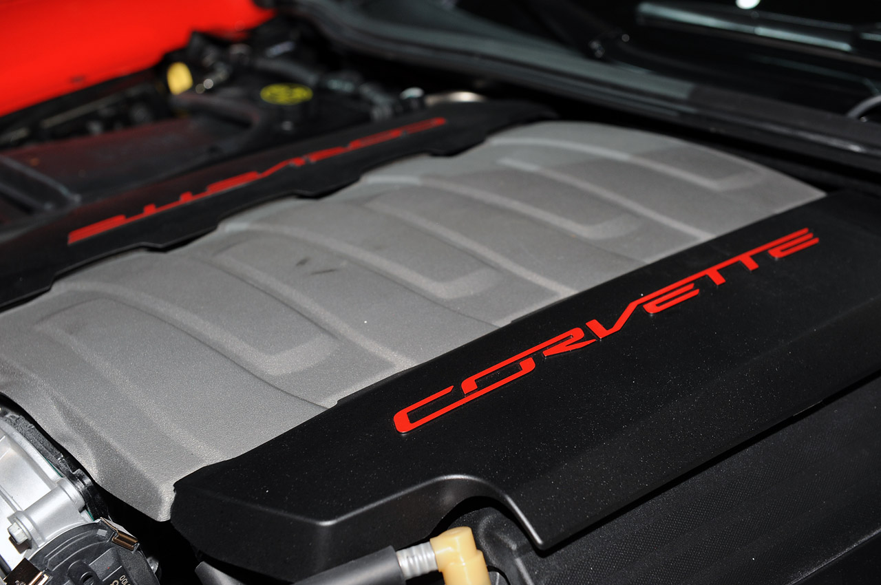 32-2014-chevrolet-corvette-reveal