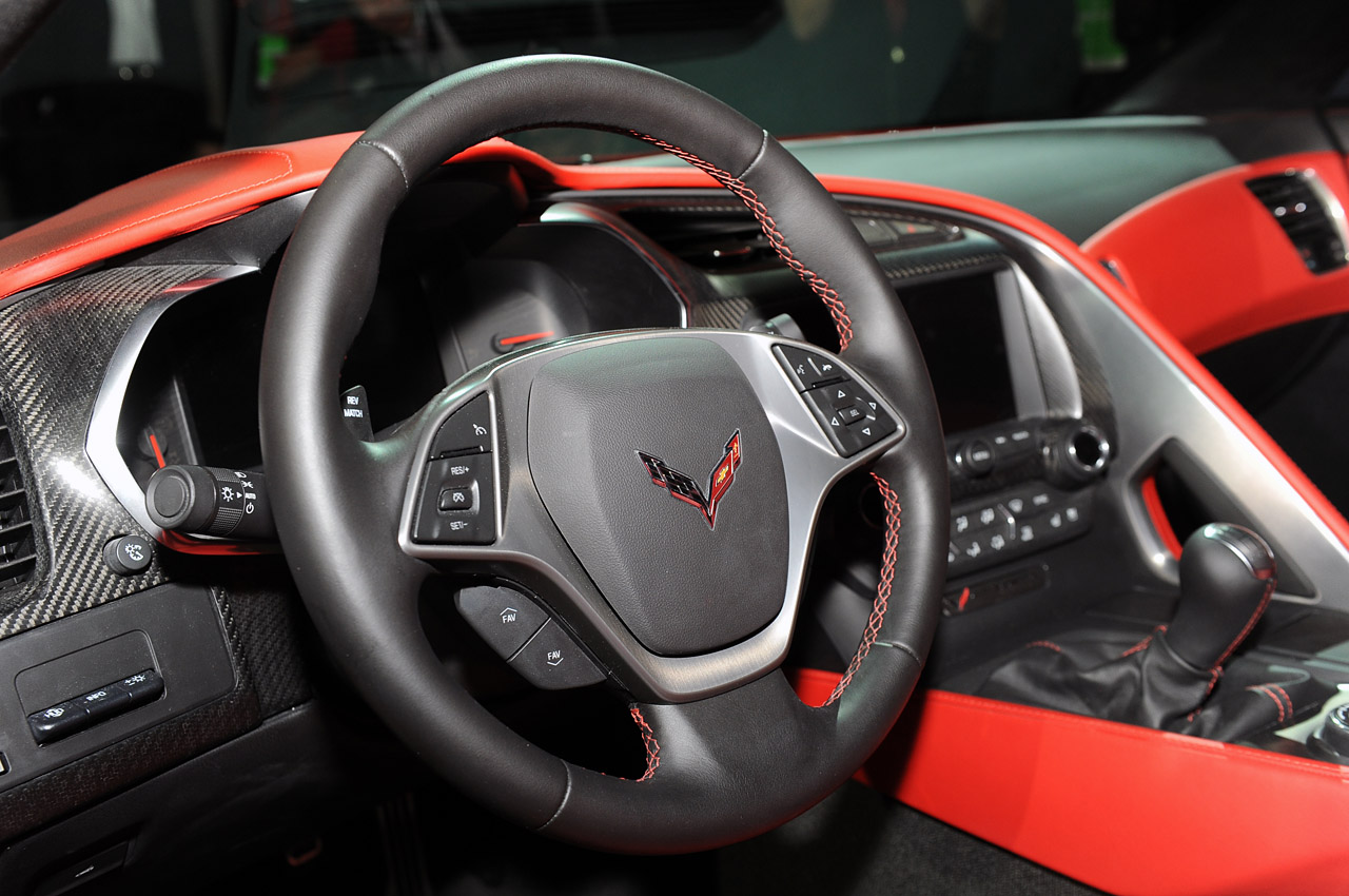 34-2014-chevrolet-corvette-reveal