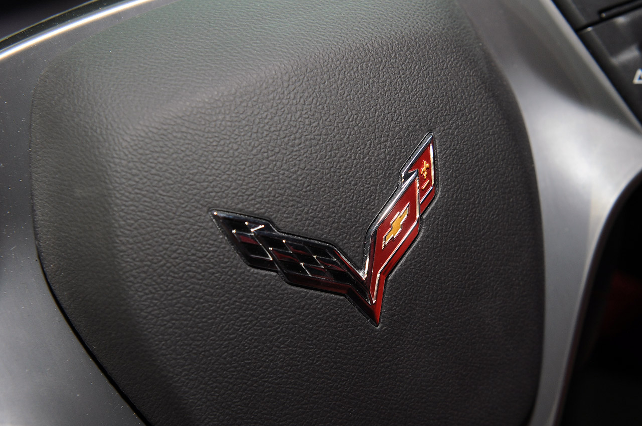 35-2014-chevrolet-corvette-reveal