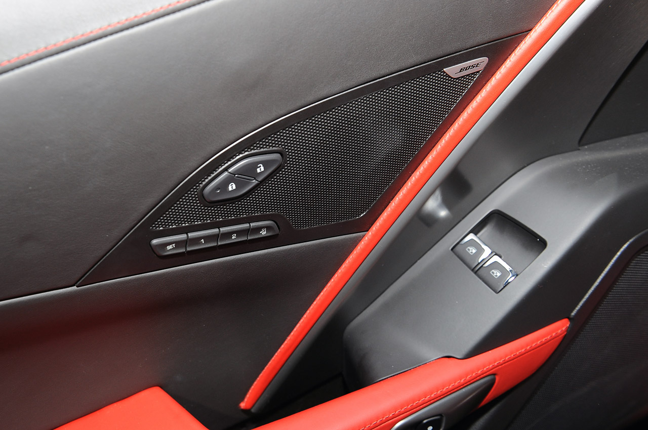 40-2014-chevrolet-corvette-reveal