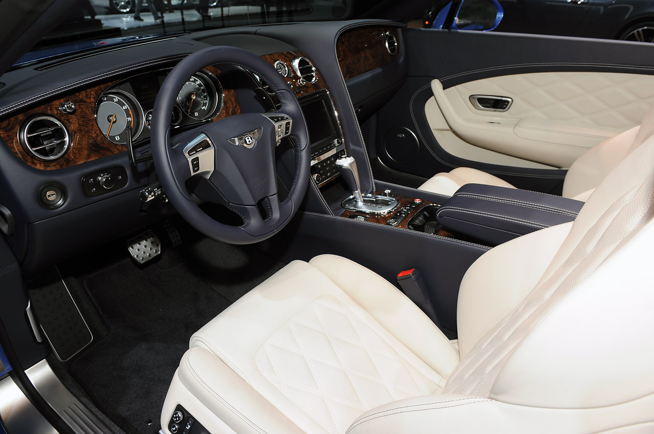 17-2013-bentley-continental-gt-speed-conv-detroit