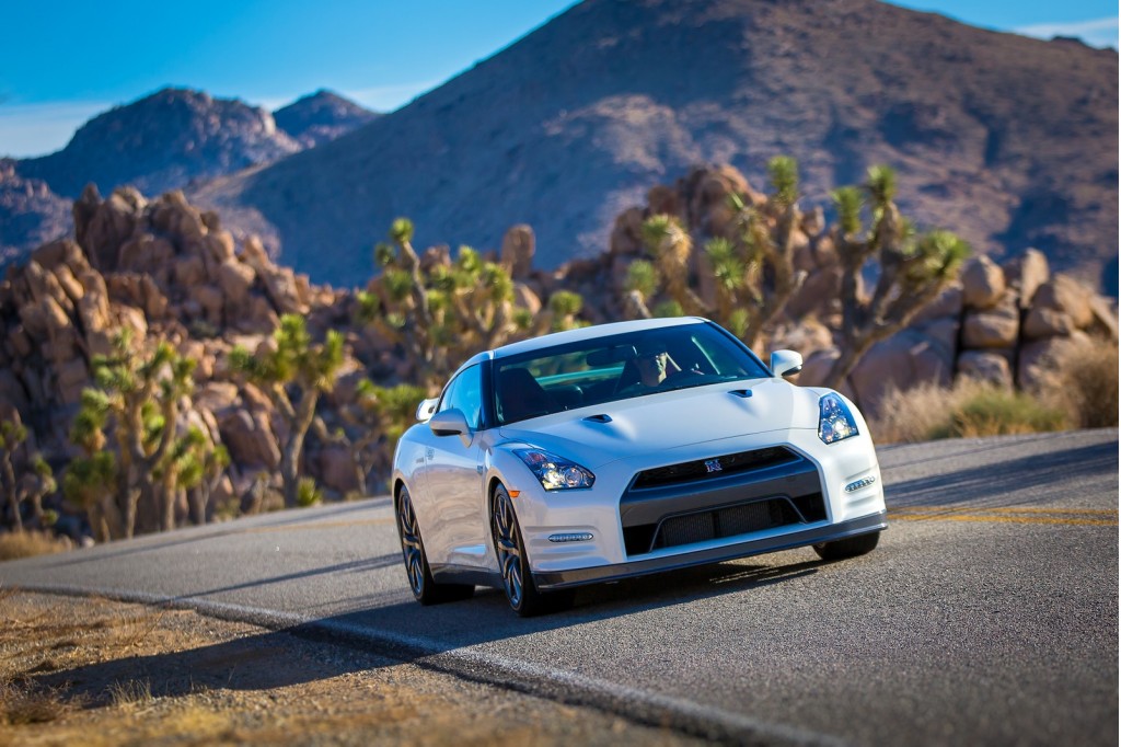 2014-nissan-gt-r_100414414_l