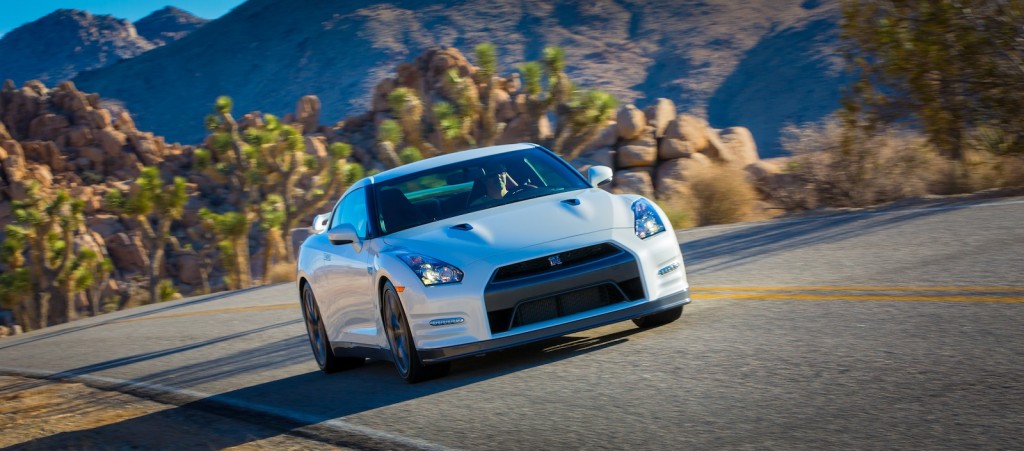 2014-nissan-gt-r_100414415_l