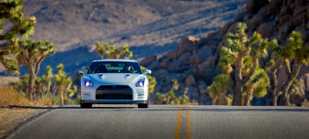 2014-nissan-gt-r_100414427_l