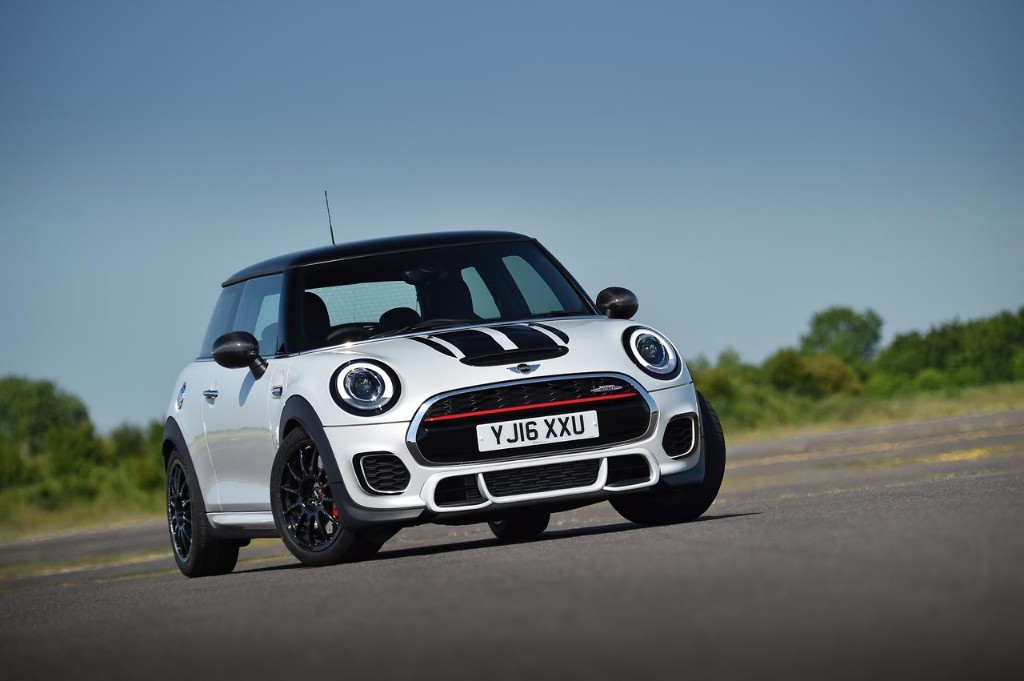 MINI John Cooper Works Challenge: 100 unidades para calle con esencia de competición 2