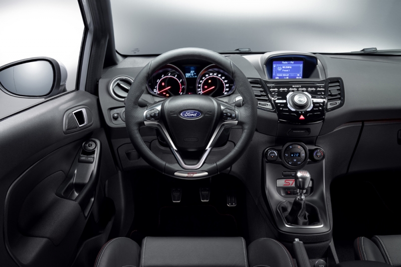 Ford-Fiesta-ST200-6