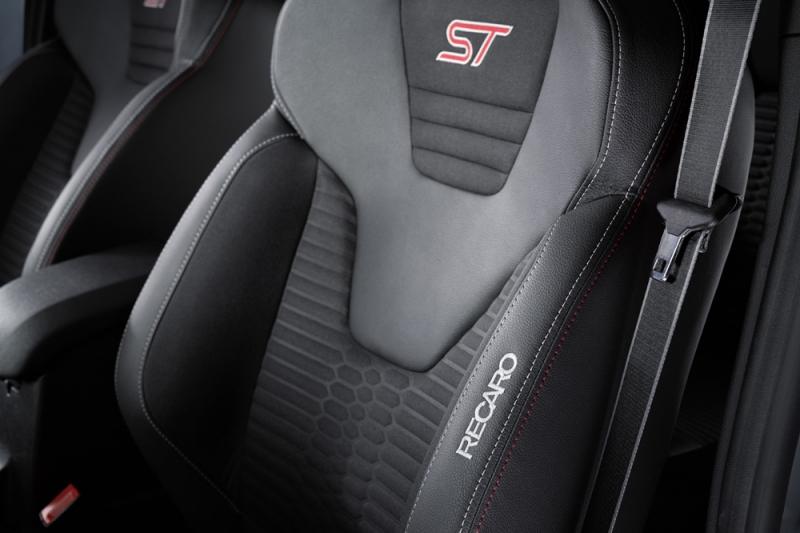 Ford-Fiesta-ST200-7