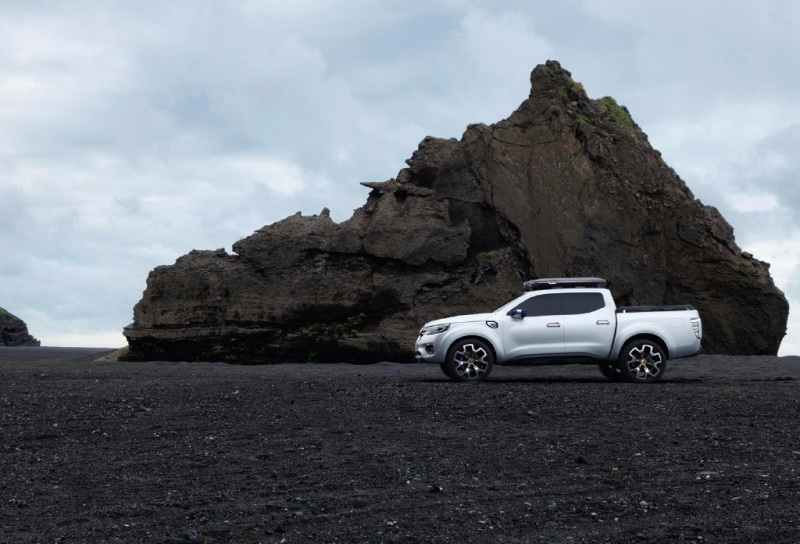 renault-alaskan-concept-201522983_10