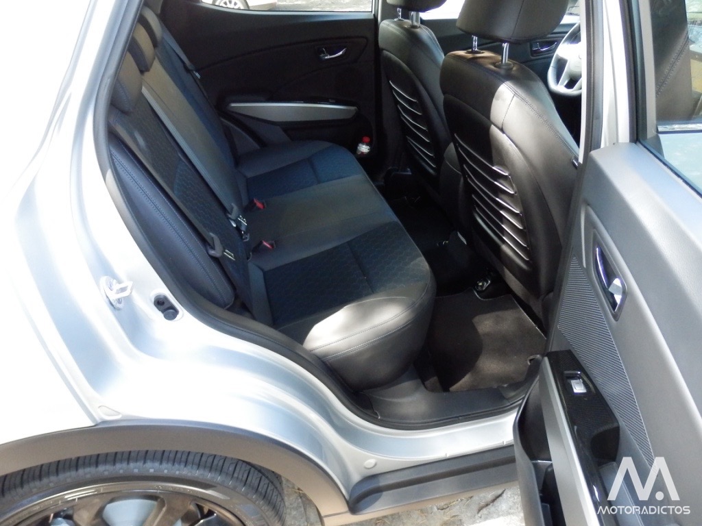 contacto_ssangyong_tivoli_27