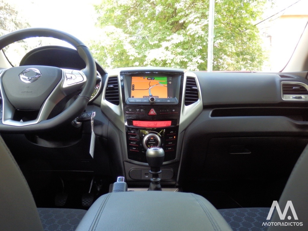 contacto_ssangyong_tivoli_21