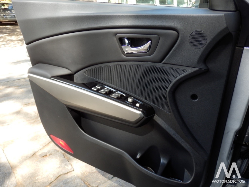 contacto_ssangyong_tivoli_23
