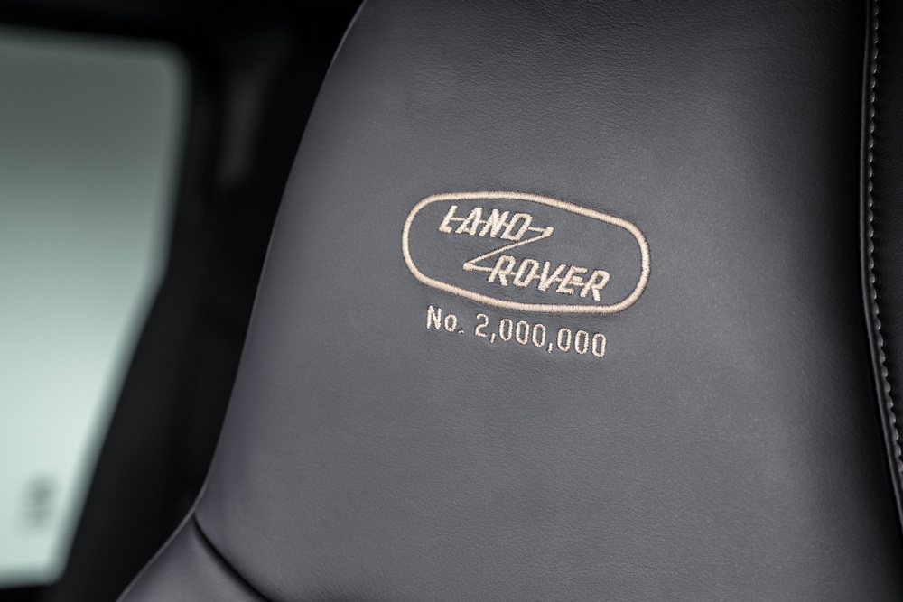 Land-Rover-Defender-2000000-22