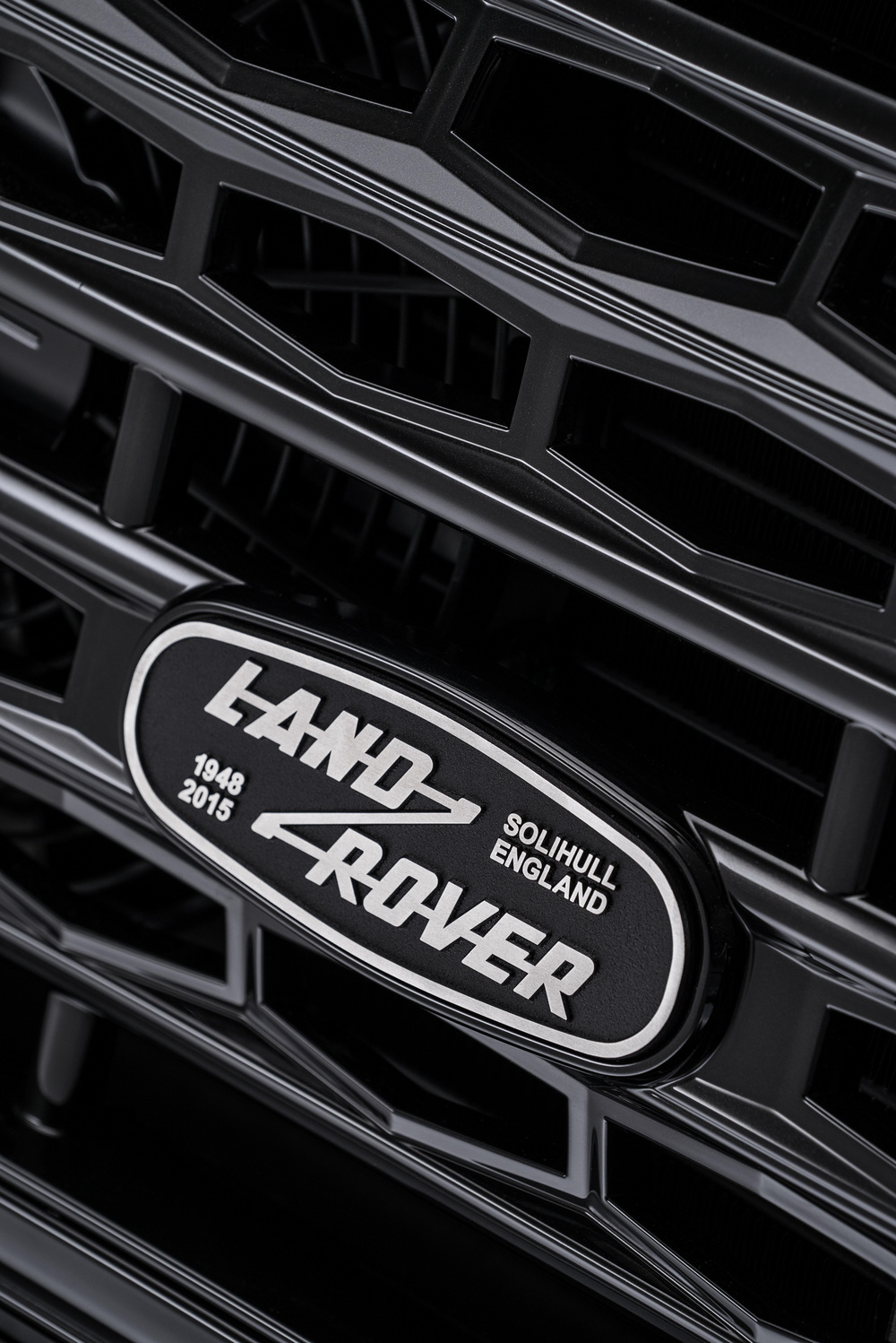 Land-Rover-Defender-2000000-14