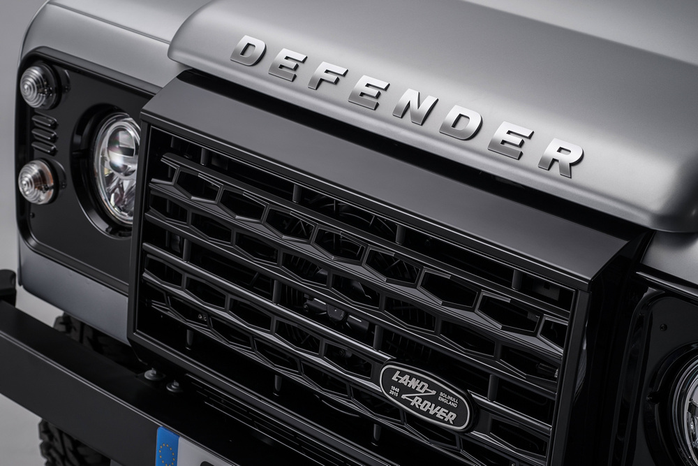 Land-Rover-Defender-2000000-13