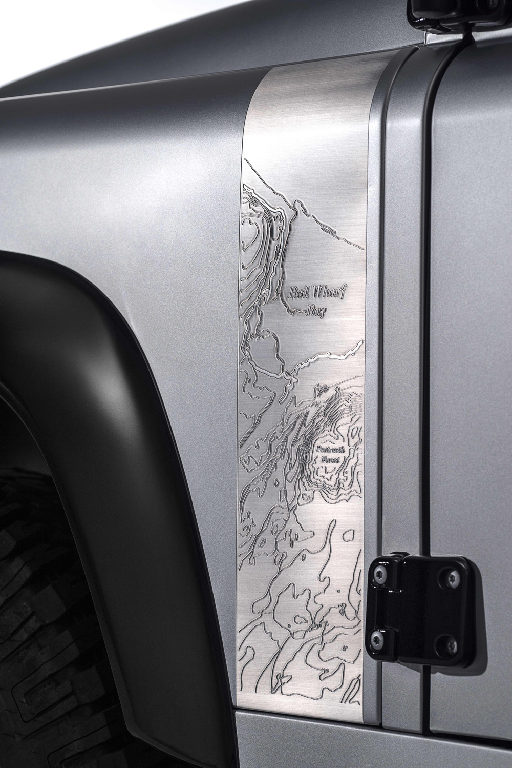 Land-Rover-Defender-2000000-8