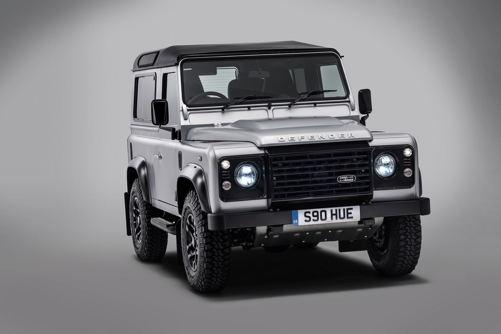 Land-Rover-Defender-2000000-4