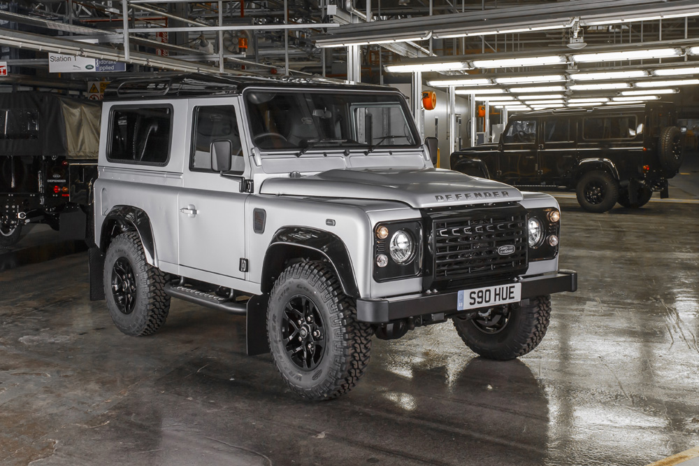 Land-Rover-Defender-2000000-1