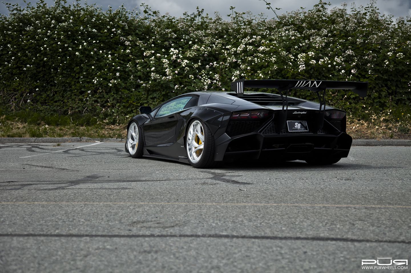 aventador-man-official-3