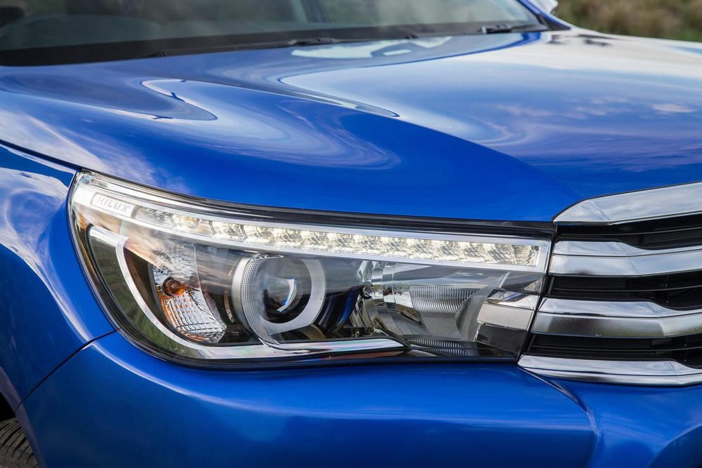 Toyota-Hilux-2016-13