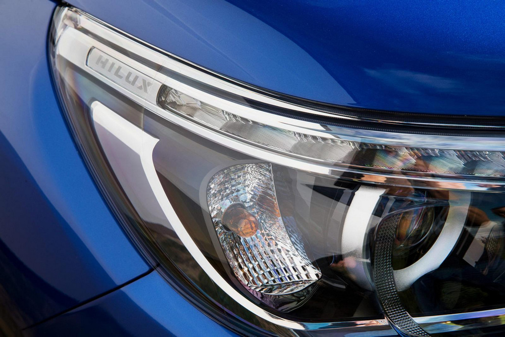Toyota-Hilux-2016-12