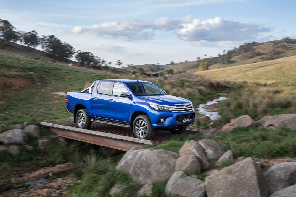 Toyota-Hilux-2016-8
