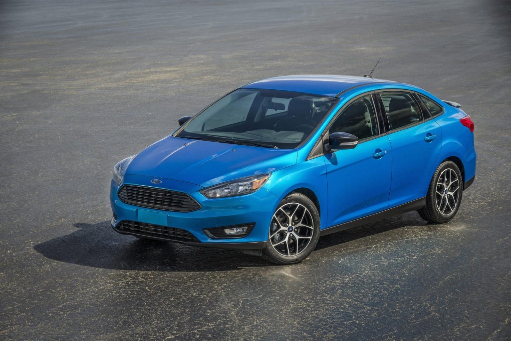 ford-focus-sedan-2015-201416336_4