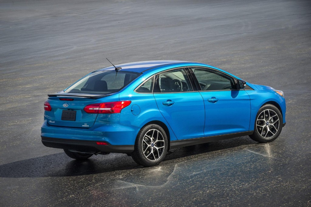 ford-focus-sedan-2015-201416336_5