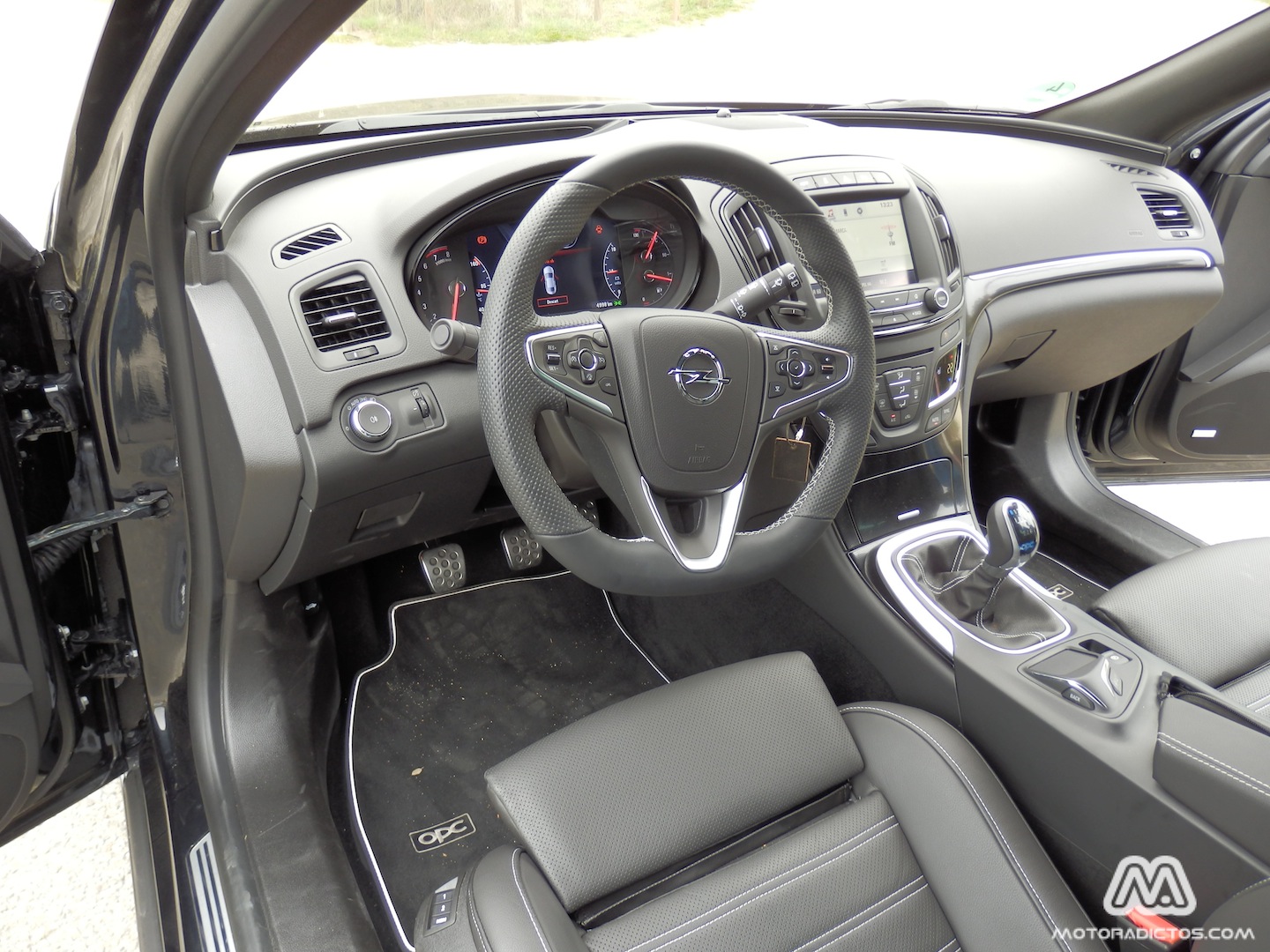 insignia_2014_pb070137_wt