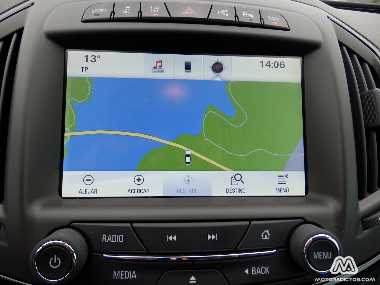 insignia_2014_pb070147_wt