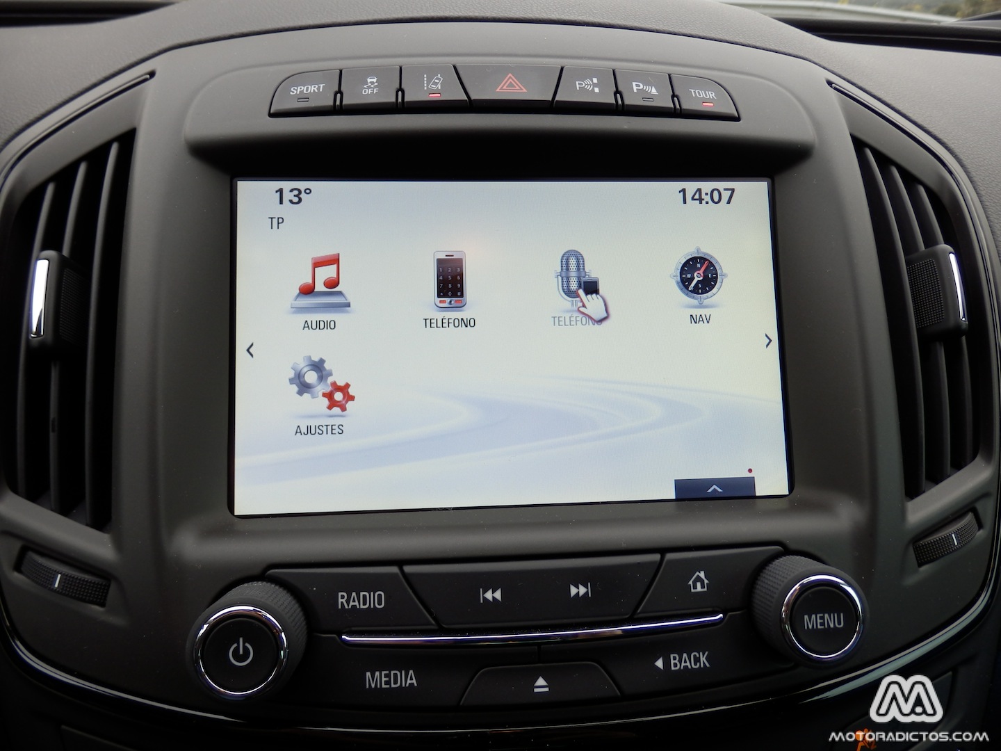 insignia_2014_pb070150_wt
