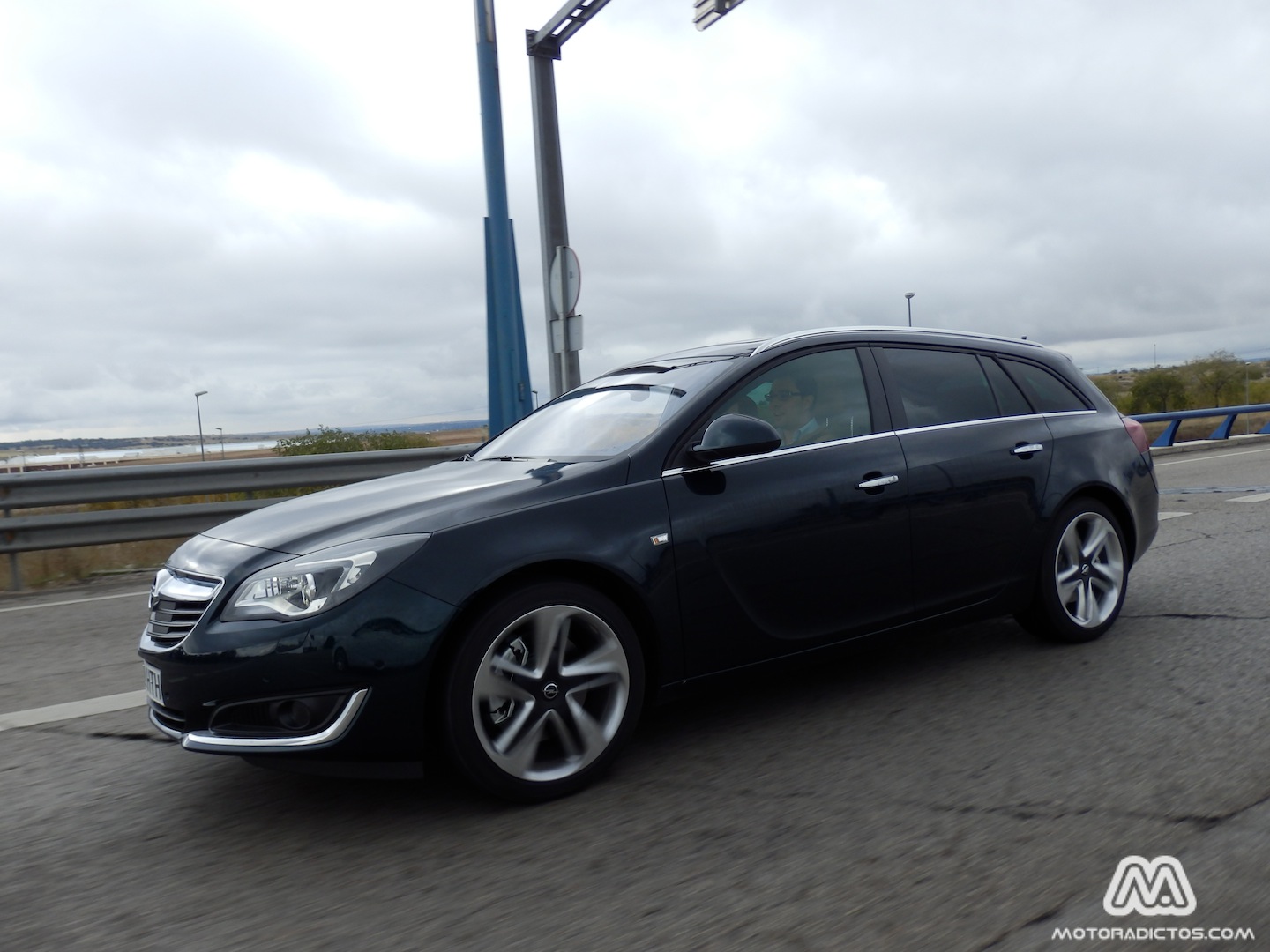 insignia_2014_pb070155_wt