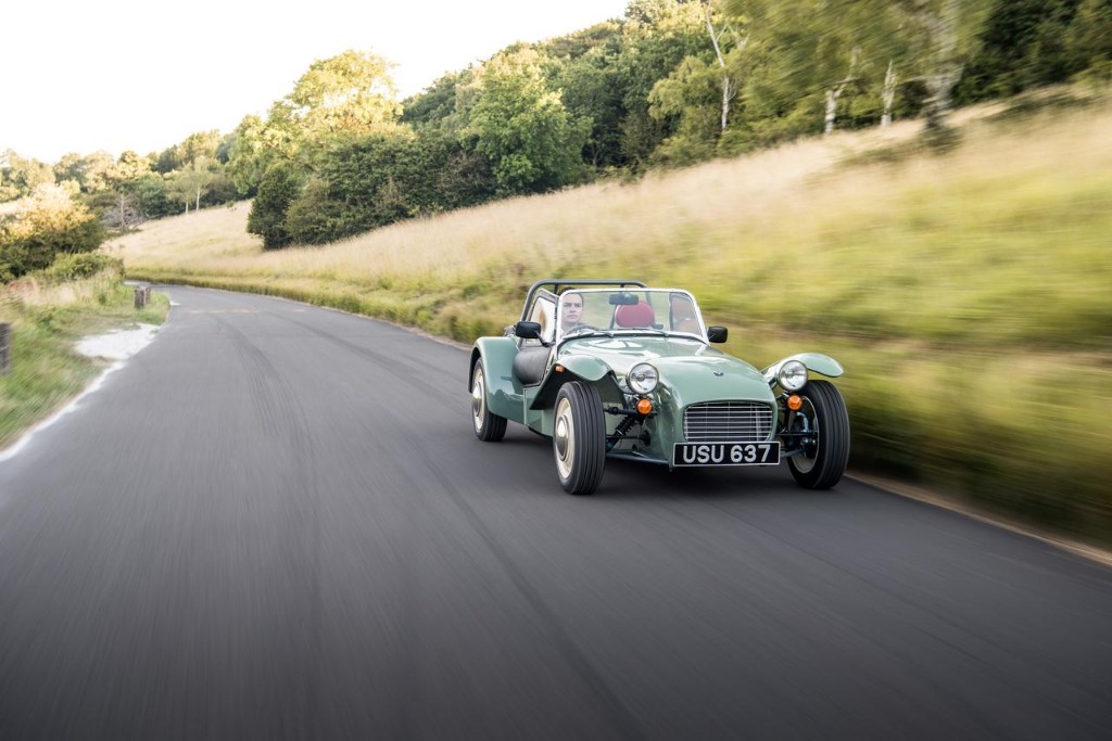 Caterham Seven Sprint: Aires retro para el 60 aniversario 7