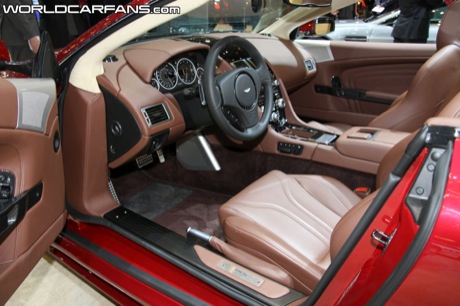 Aston Martin DBS Volante